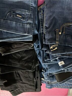 Womn Blue Denim Jeans - and black Classic Fit